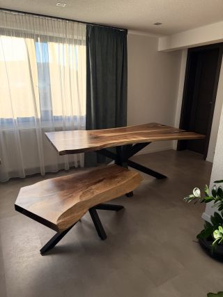 🍃 príroda je silný čarodej ✔️ . . na týchto stoloch vyčarovala jedinečnú a originálnu kresbu, ktorú už žiadny iný stôl mať...