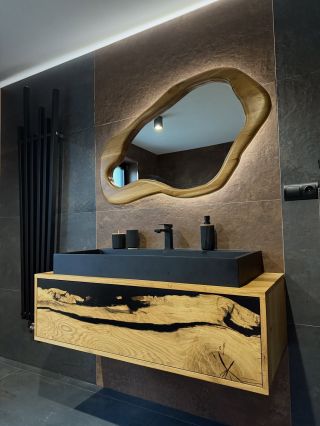 ✨ Príroda + moderný dizajn = dokonalá harmónia ✨ Organické tvary, drevo s príbehom a čierna elegancia 🖤 Toto nie je len...