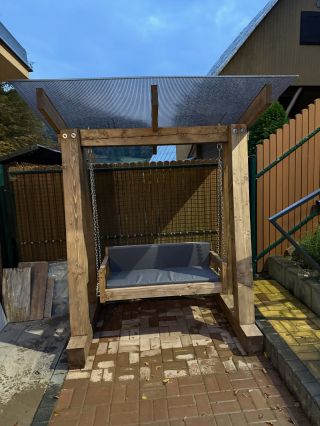 Predstav si – večer, ticho, pohoda a ty na svojej novej hojdačke. Každý kus vyrábame ručne z kvalitného dreva, aby vydržal...